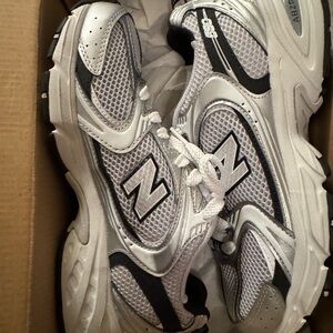 New balance 530
